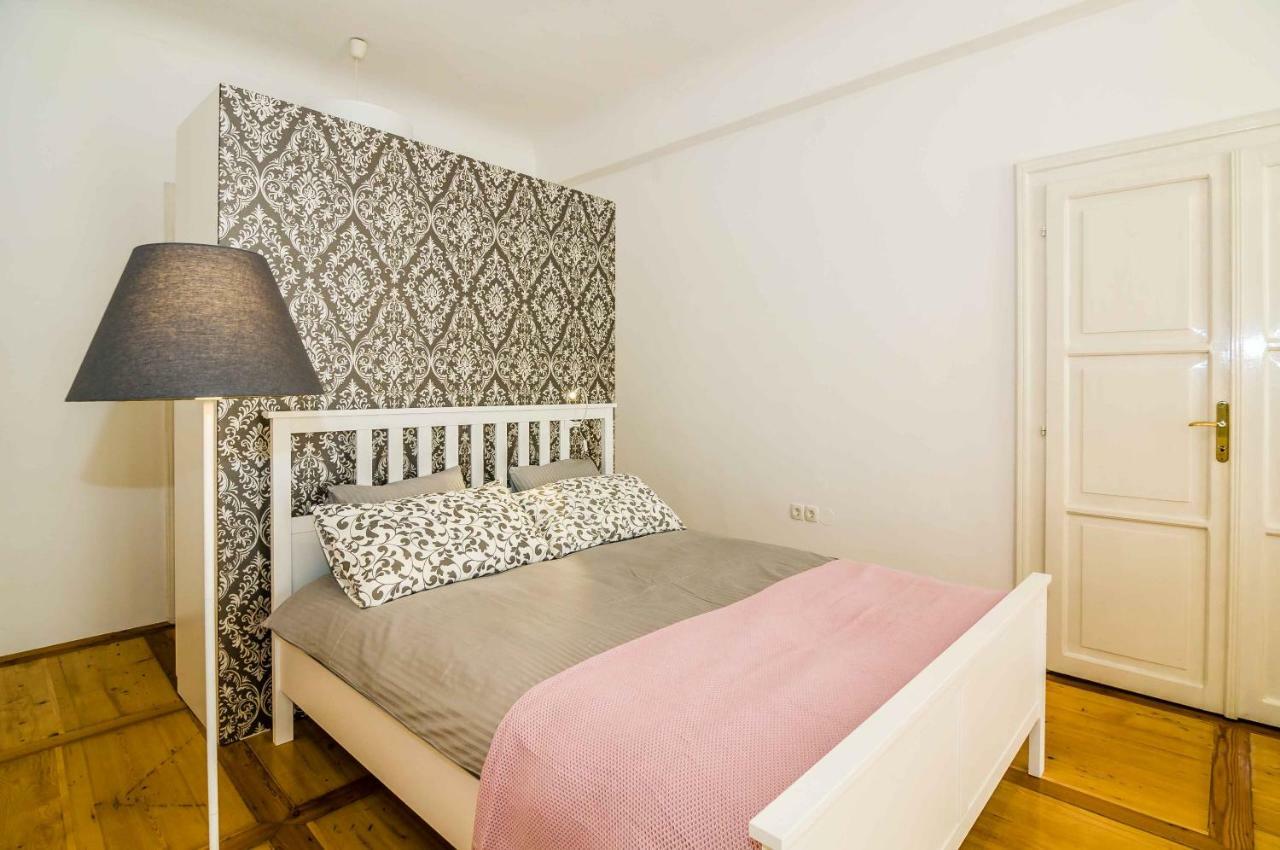 Elegant Central Apartment Ljubljana Luaran gambar